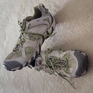 Merrell continum hiking shoes